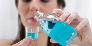 How-to-Use-Mouthwash-Efficiently-for-Healthy-Gums-1